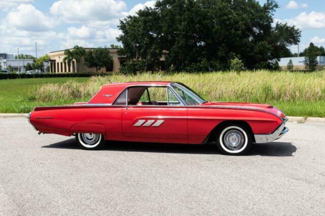 Ford Thunderbird 1963 image number 31