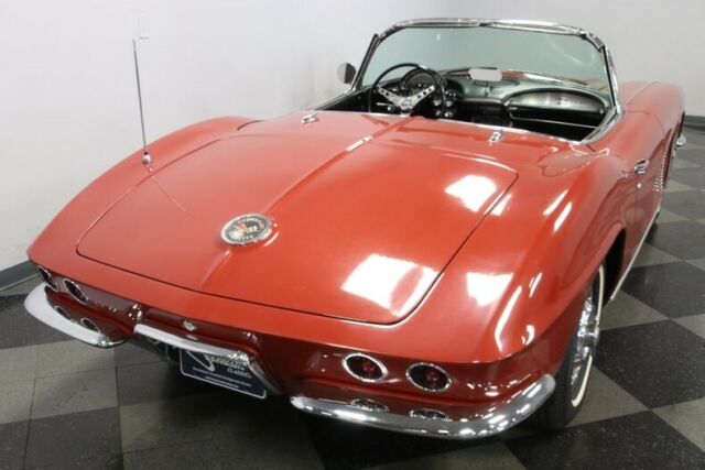 Chevrolet Corvette 1962 image number 12