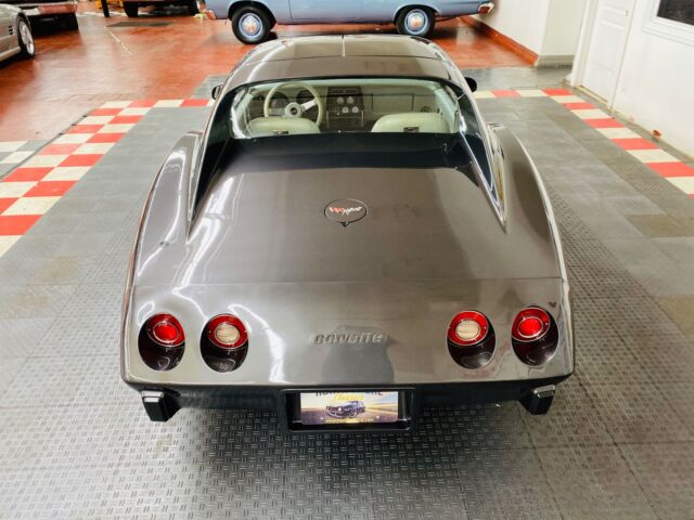 Chevrolet Corvette 1977 image number 33