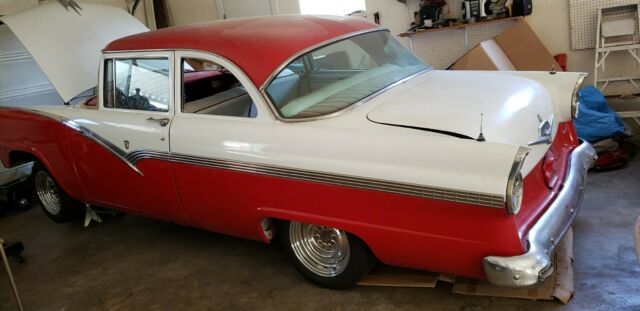 Ford Fairlane 1956 image number 0