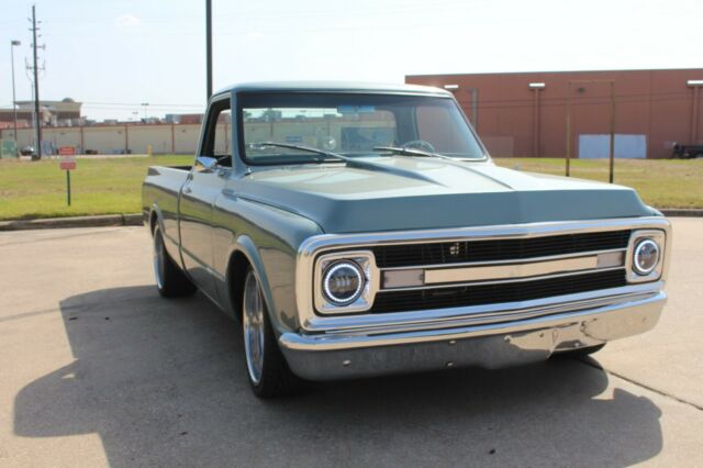 Chevrolet C-10 1969 image number 2