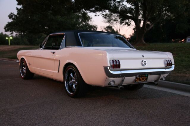 Ford Mustang 1965 image number 11