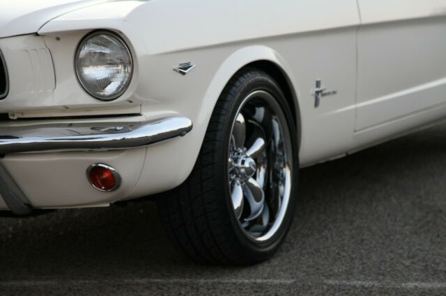 Ford Mustang 1965 image number 19