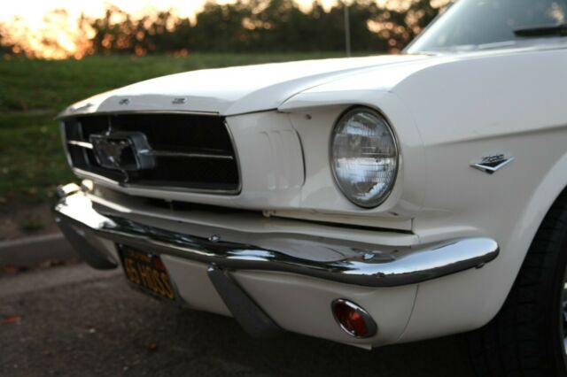 Ford Mustang 1965 image number 29