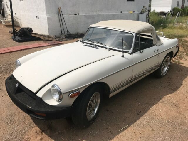 MG MGB 1977 image number 10