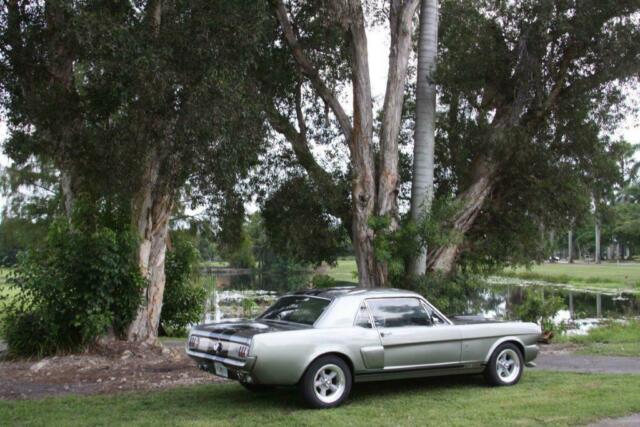 Ford Mustang 1965 image number 24