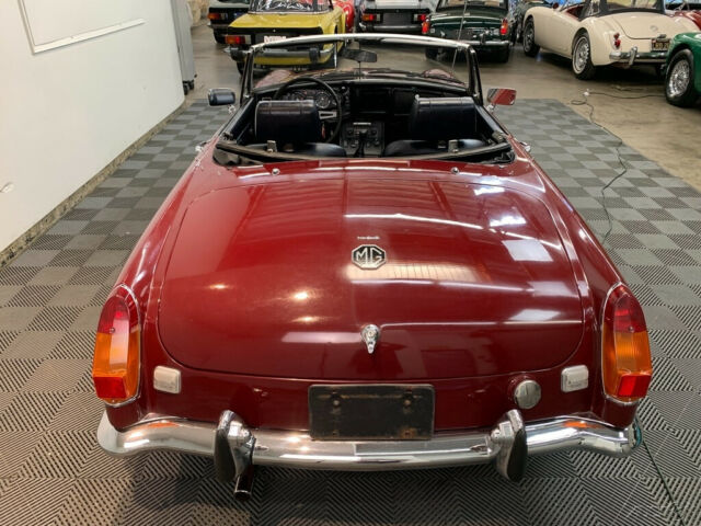 MG MGB 1973 image number 9