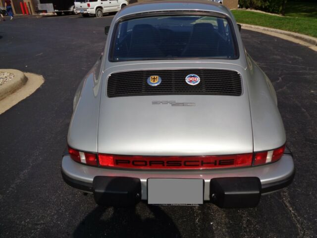 Porsche 911 1978 image number 28