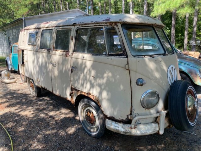 Volkswagen Bus/Vanagon 1960 image number 28