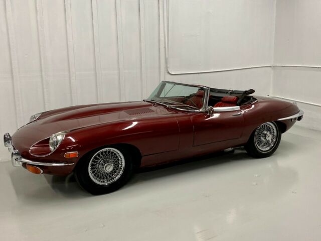 Jaguar E-Type 1970 image number 14