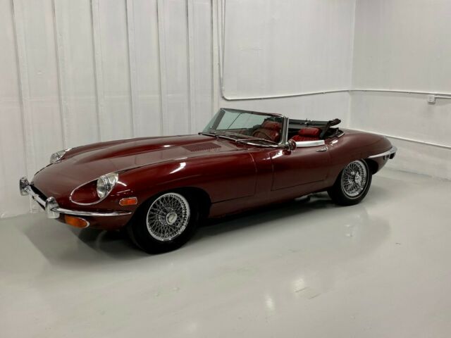 Jaguar E-Type 1970 image number 37