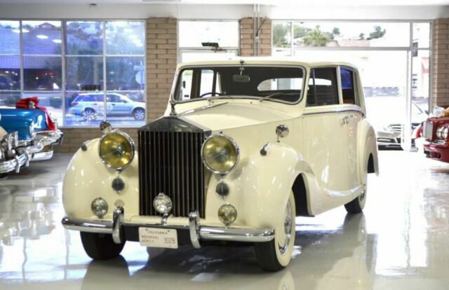 Rolls-Royce Silver Wraith 1951 image number 1