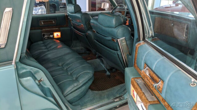 Cadillac Fleetwood 1979 image number 13