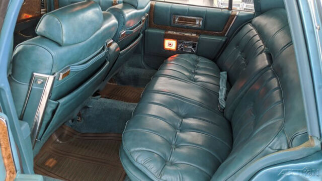 Cadillac Fleetwood 1979 image number 28