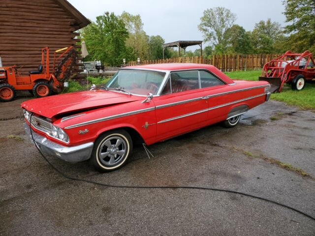 Ford Galaxie 1963 image number 16