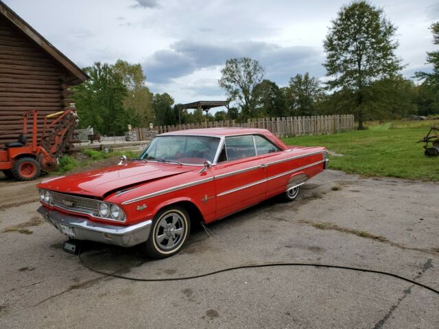 Ford Galaxie 1963 image number 22