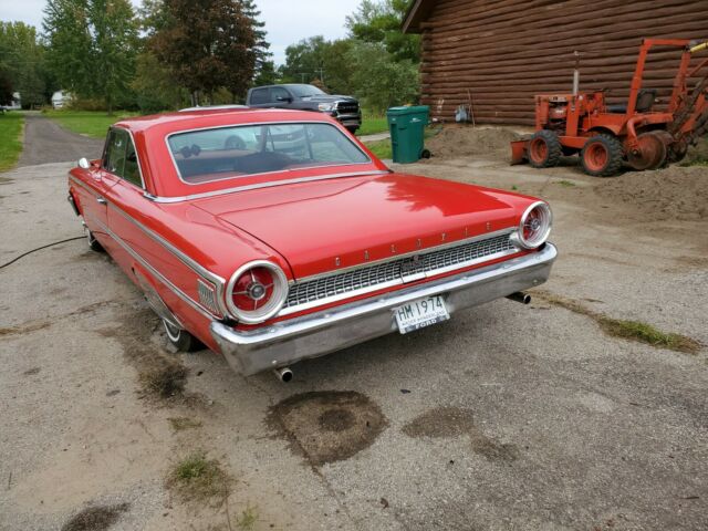 Ford Galaxie 1963 image number 32