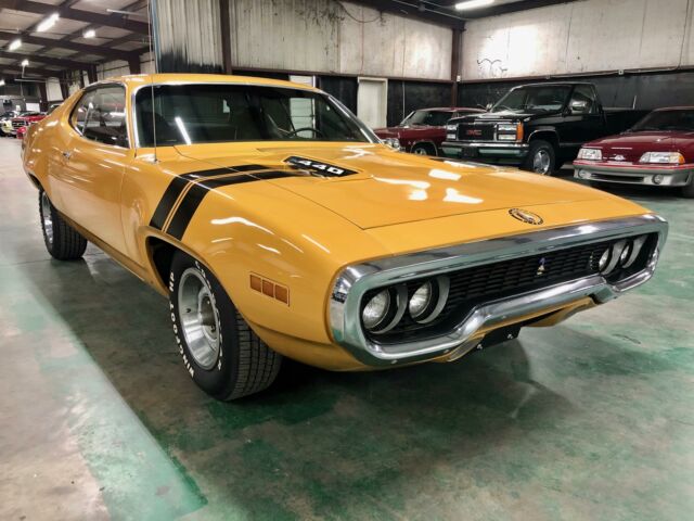 Plymouth Road Runner 1971 image number 30