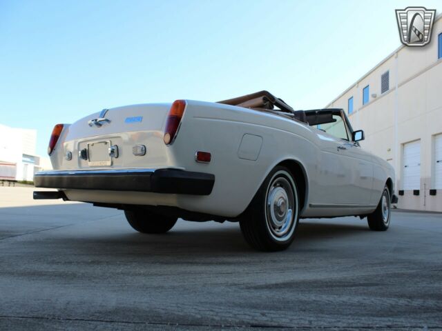 Rolls-Royce Corniche 1973 image number 16