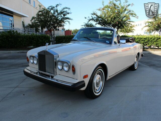 Rolls-Royce Corniche 1973 image number 3