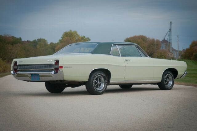 Ford Galaxie 1968 image number 2