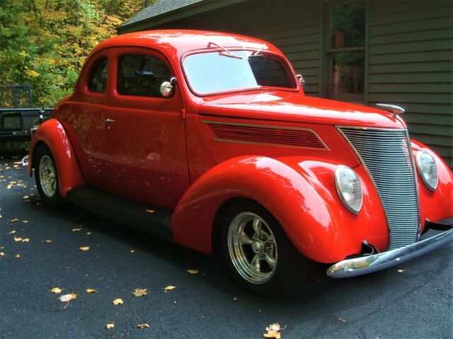 Ford STEEL/Street Rod/ Hot Rod 1937 image number 2