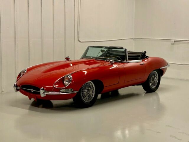 Jaguar E-Type 1967 image number 12