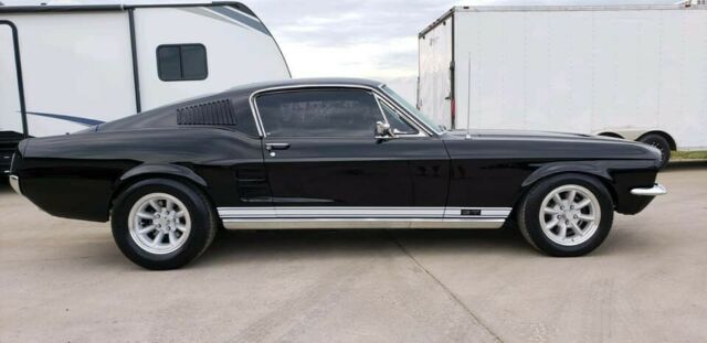 Ford Mustang 1967 image number 21