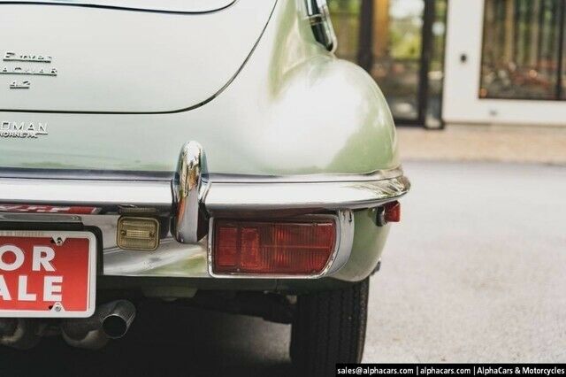 Jaguar E-Type 1969 image number 18