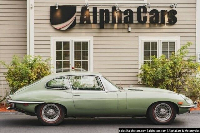 Jaguar E-Type 1969 image number 32