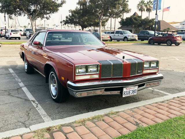 Oldsmobile Cutlass 1976 image number 10