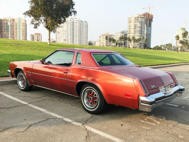 Oldsmobile Cutlass 1976 image number 11