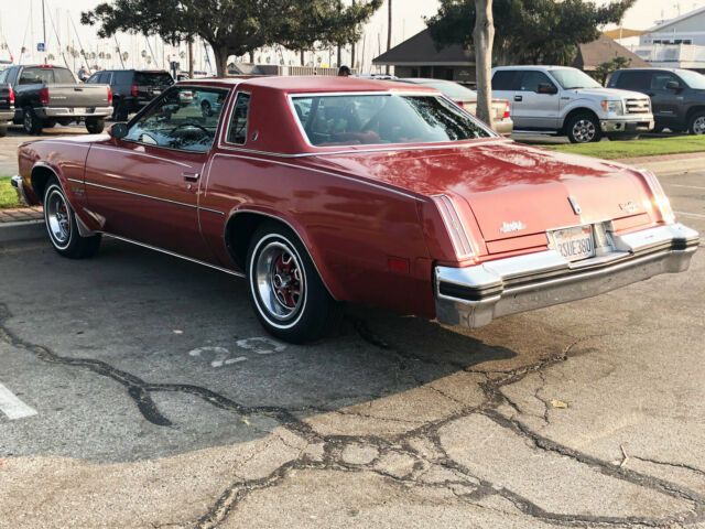 Oldsmobile Cutlass 1976 image number 12