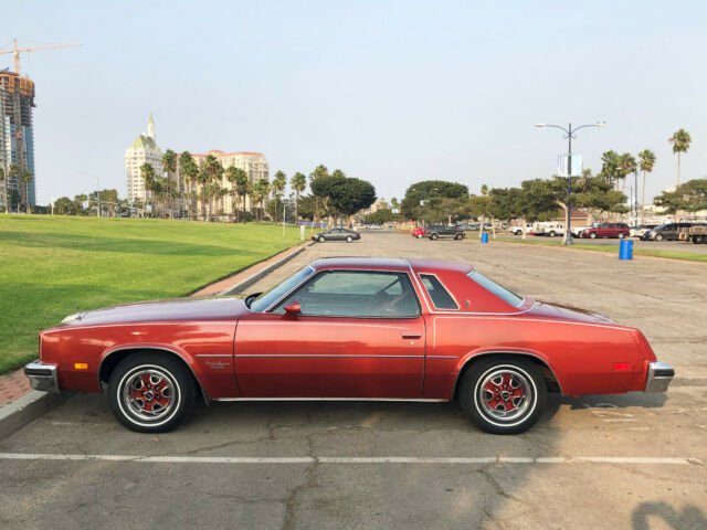 Oldsmobile Cutlass 1976 image number 9