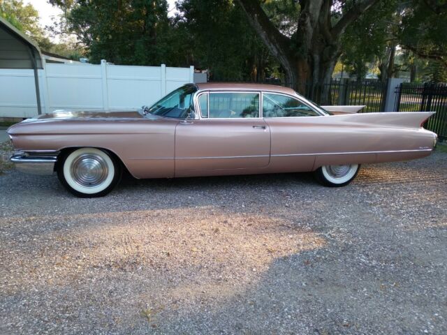 Cadillac DeVille 1960 image number 1