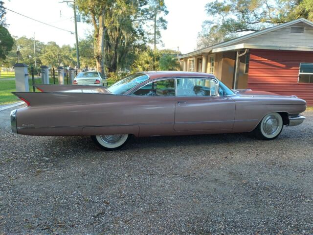 Cadillac DeVille 1960 image number 33