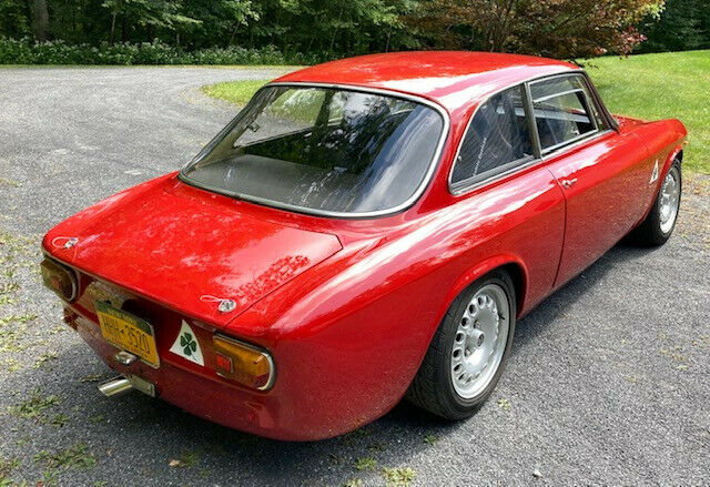 Alfa Romeo GT 1968 image number 28