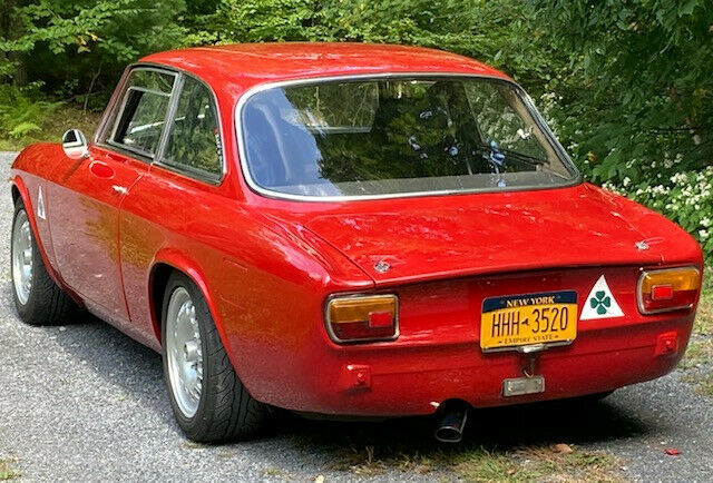 Alfa Romeo GT 1968 image number 29