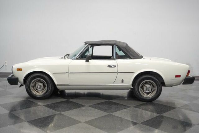 Fiat Spider 2000 1979 image number 23