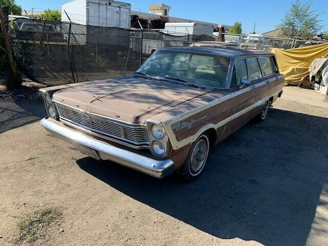 Ford Country Squire 1965 image number 0