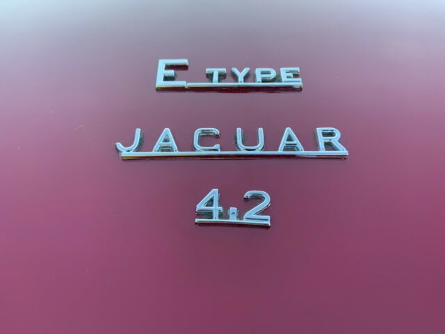 Jaguar E-Type 1968 image number 31