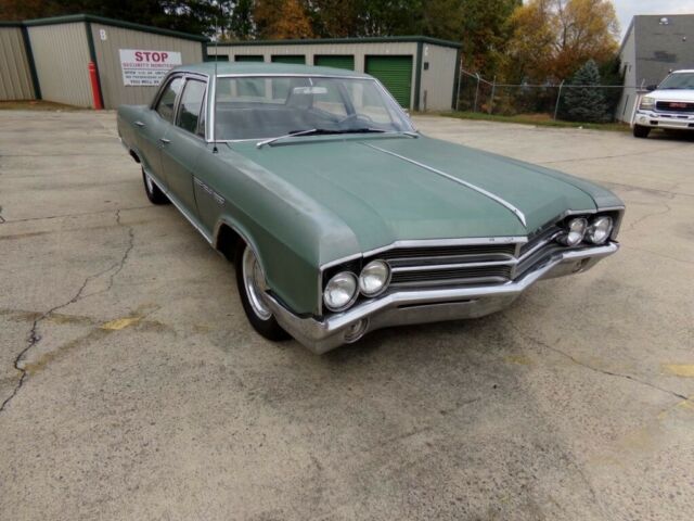 Buick LeSabre 1965 image number 29