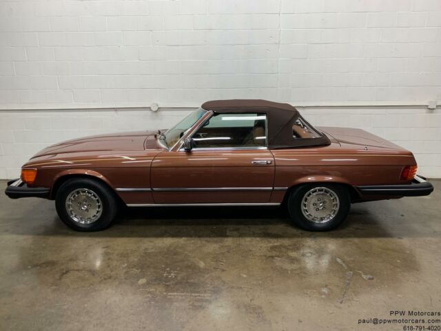 Mercedes-Benz SL-Class 1979 image number 21