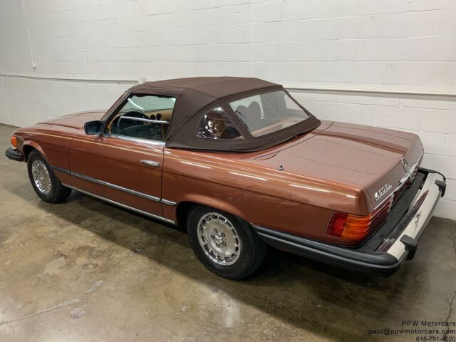 Mercedes-Benz SL-Class 1979 image number 23