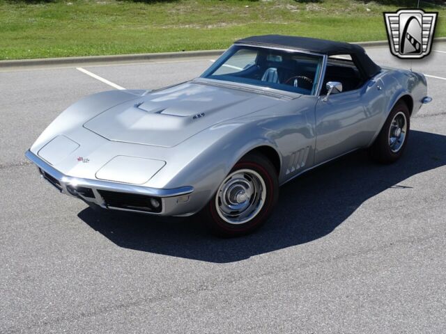 Chevrolet Corvette 1968 image number 2