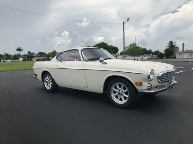 Volvo P1800S 1969 image number 6