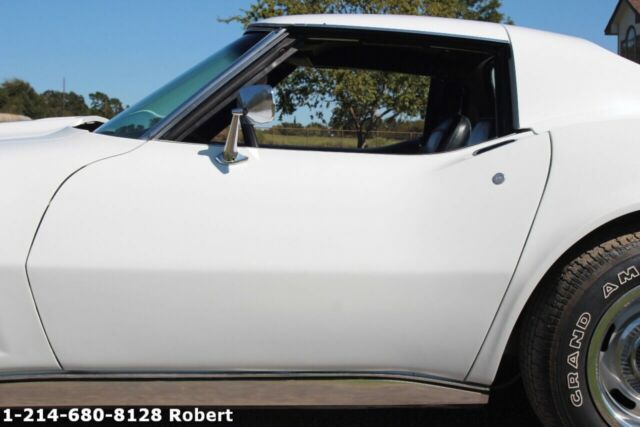 Chevrolet Corvette 1976 image number 28