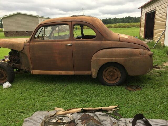 Ford Super Deluxe 1947 image number 18