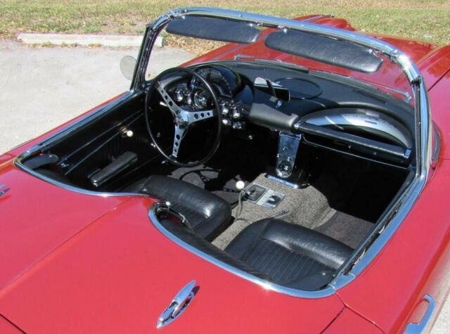 Chevrolet Corvette 1962 image number 19