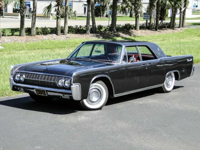 Lincoln Continental 1962 image number 1